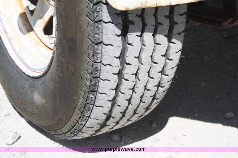 image for item A2309 1987 Beretta Success boat