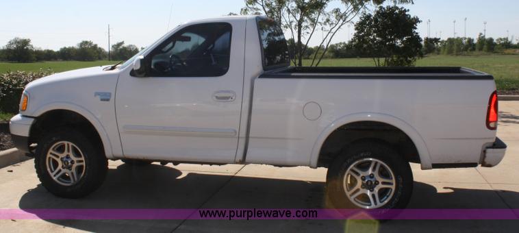 image for item A2334 2000 Ford F150 pickup truck