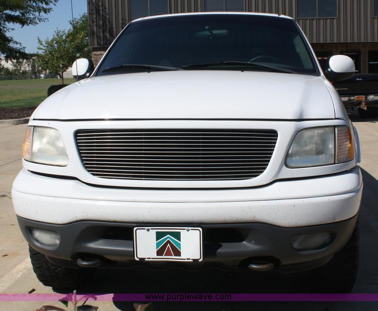 image for item A2334 2000 Ford F150 pickup truck