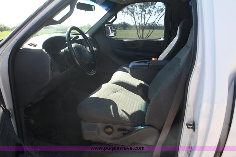 image for item A2334 2000 Ford F150 pickup truck