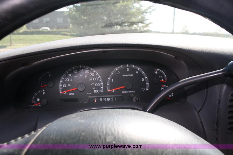 image for item A2334 2000 Ford F150 pickup truck