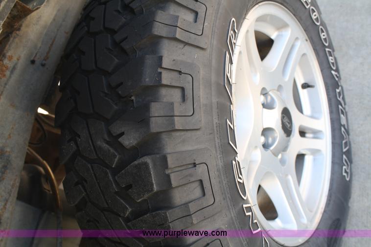 image for item A2334 2000 Ford F150 pickup truck