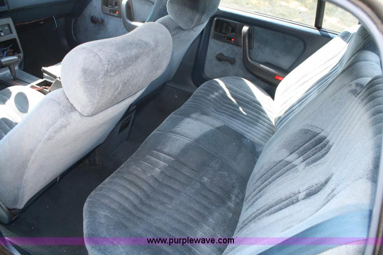 image for item A2347 1990 Pontiac Grand Am LE