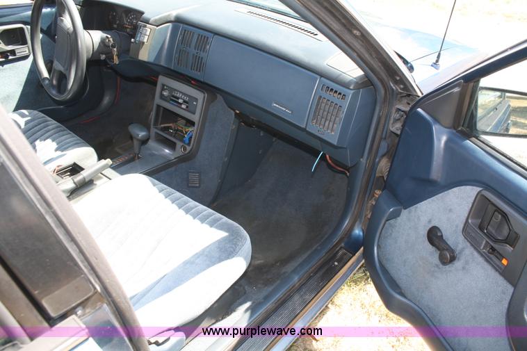 image for item A2347 1990 Pontiac Grand Am LE
