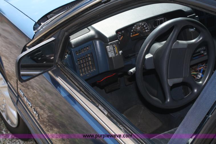 image for item A2347 1990 Pontiac Grand Am LE