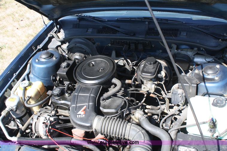 image for item A2347 1990 Pontiac Grand Am LE