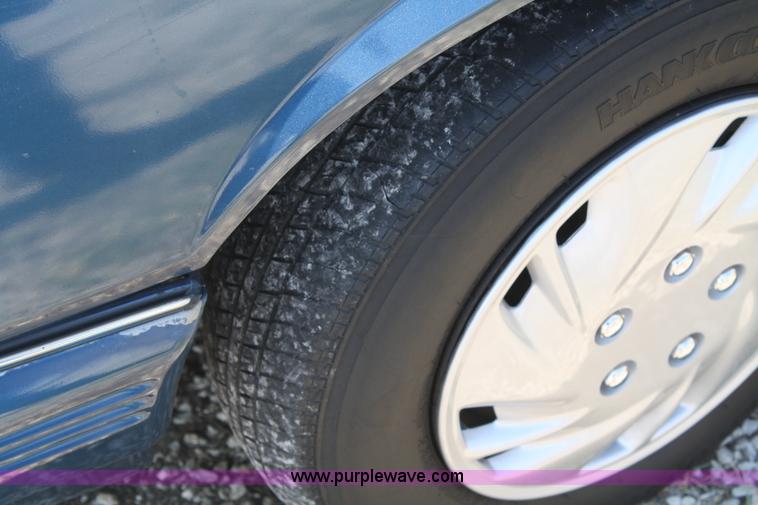 image for item A2347 1990 Pontiac Grand Am LE