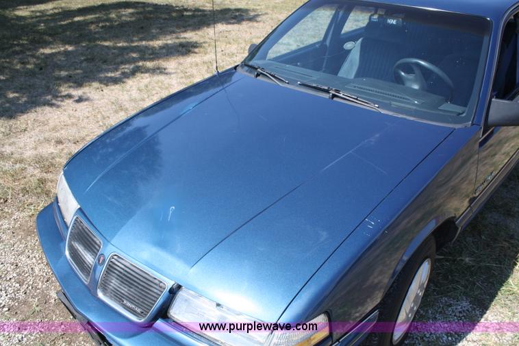 image for item A2347 1990 Pontiac Grand Am LE