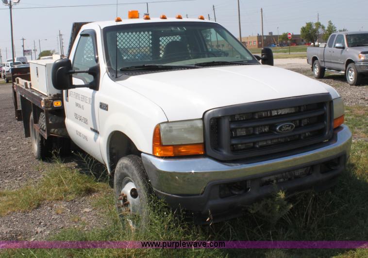 image for item A2546 2001 Ford F350 pickup truck