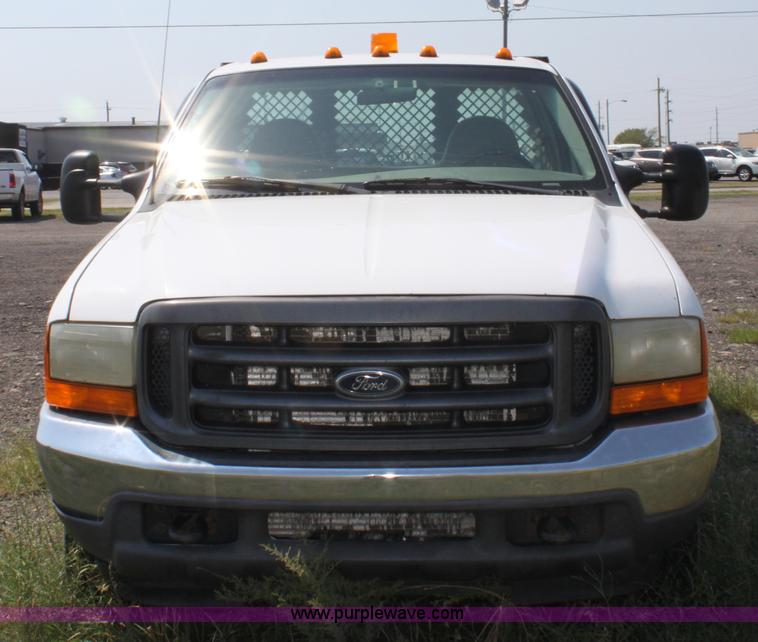 image for item A2546 2001 Ford F350 pickup truck