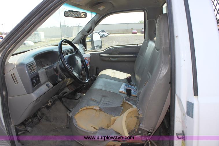 image for item A2546 2001 Ford F350 pickup truck