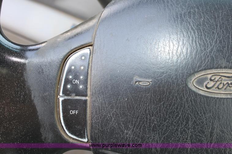 image for item A2546 2001 Ford F350 pickup truck