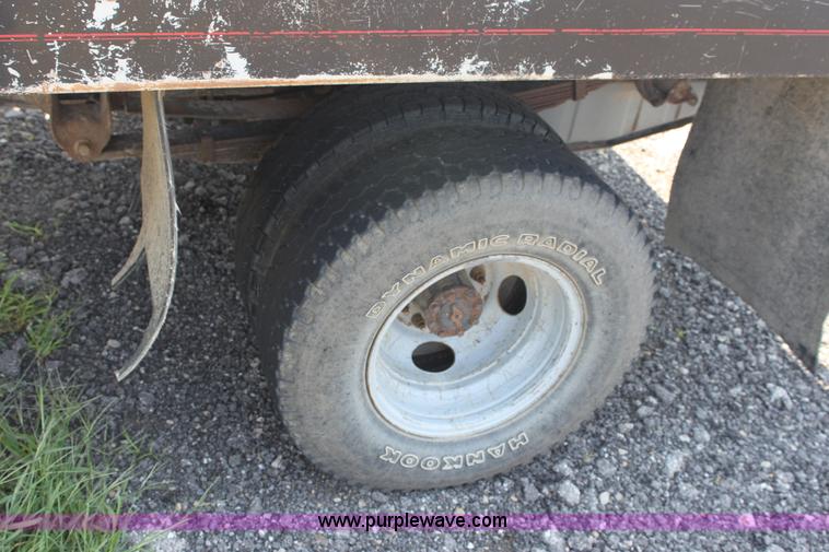 image for item A2546 2001 Ford F350 pickup truck