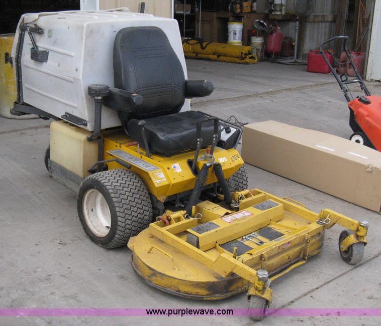 image for item A4336 2009 Walker ZTR high vac mower