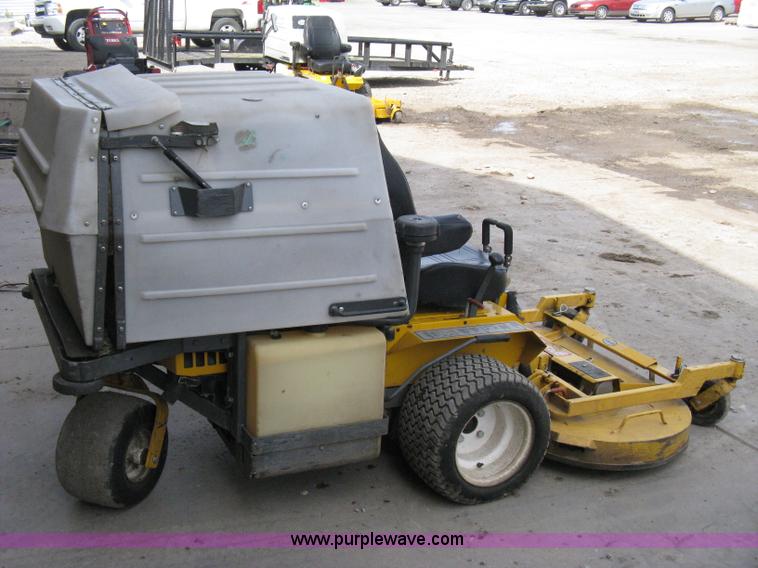 image for item A4336 2009 Walker ZTR high vac mower