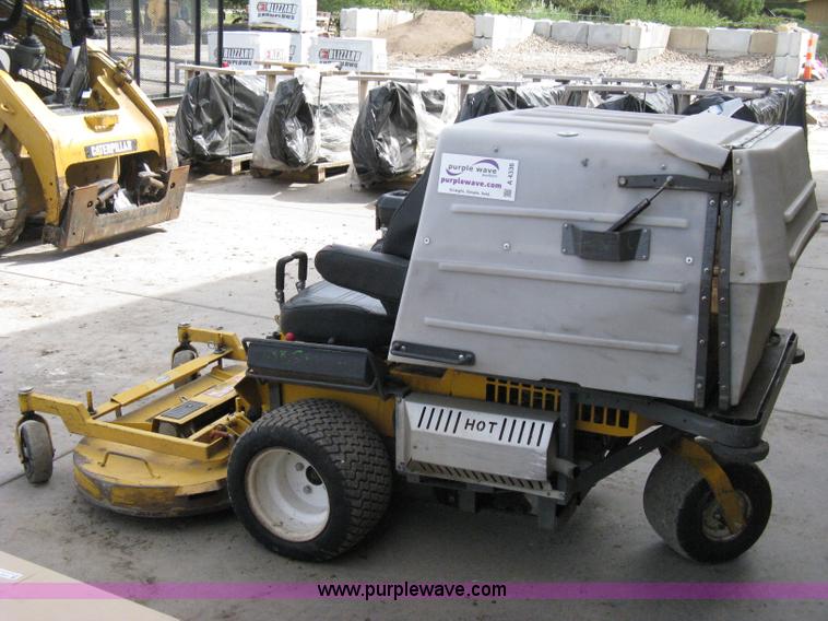 image for item A4336 2009 Walker ZTR high vac mower