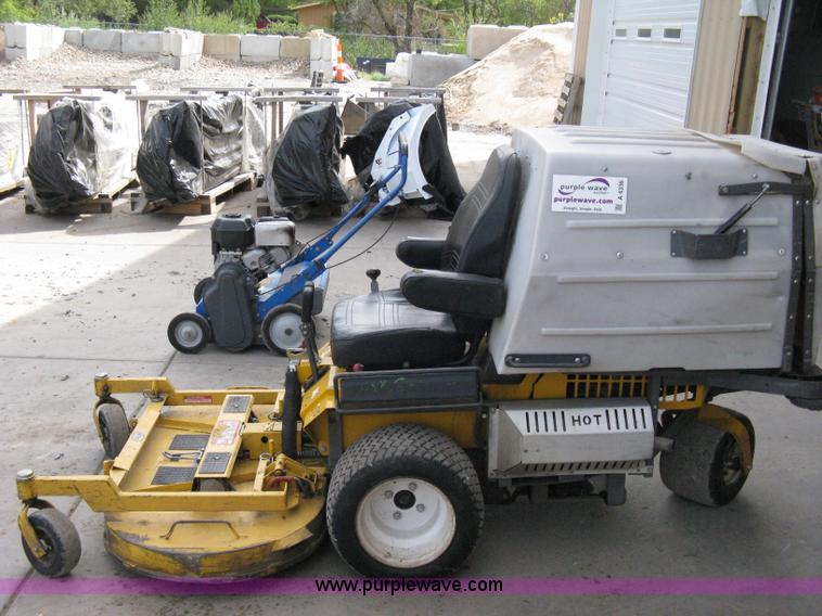 image for item A4336 2009 Walker ZTR high vac mower