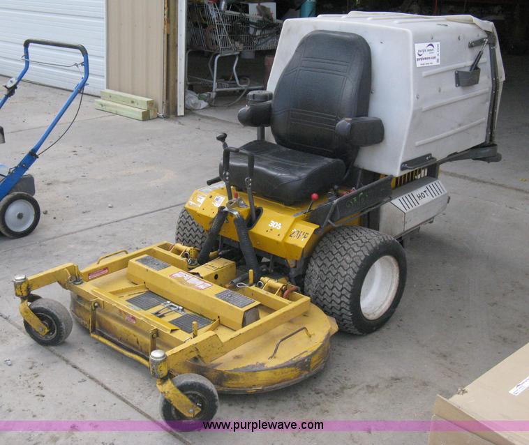 image for item A4336 2009 Walker ZTR high vac mower