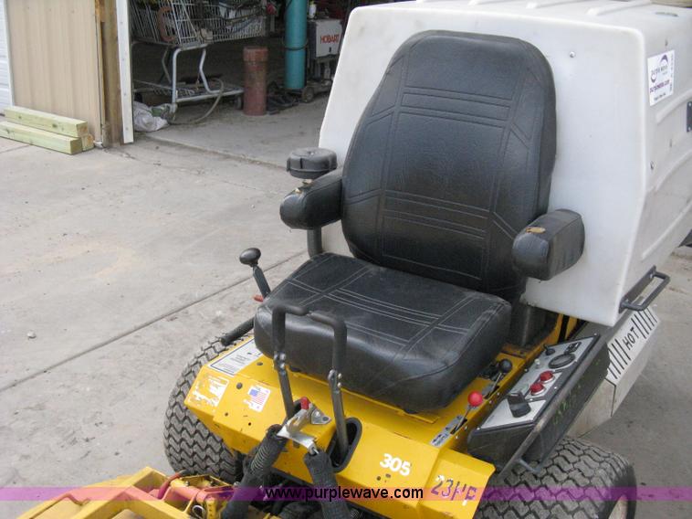 image for item A4336 2009 Walker ZTR high vac mower