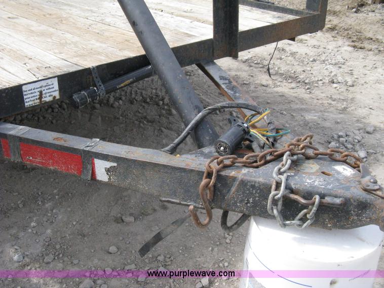 image for item A4337 2006 single axle trailer