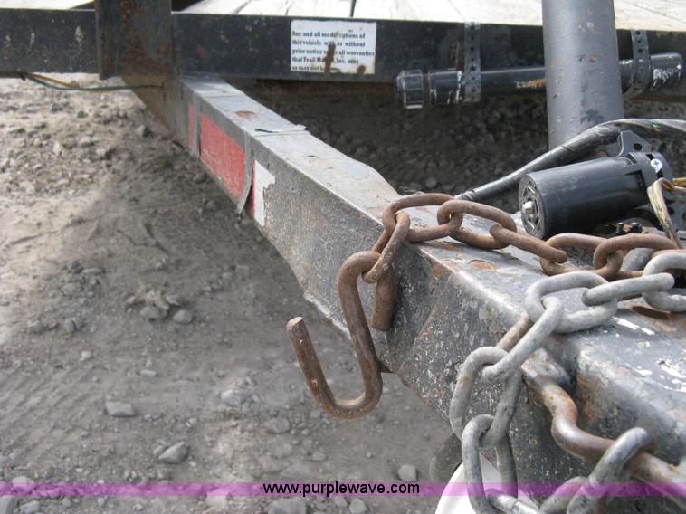 image for item A4337 2006 single axle trailer