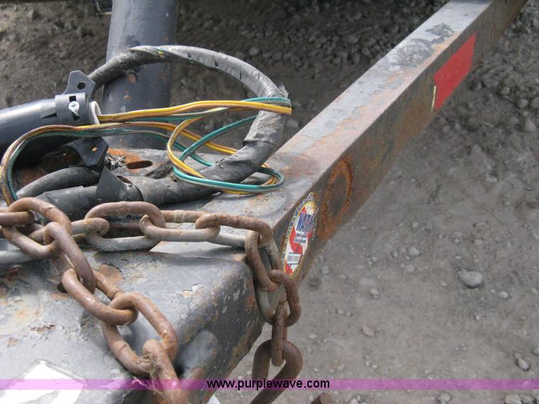 image for item A4337 2006 single axle trailer