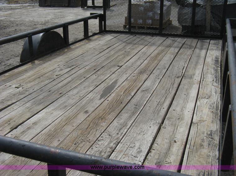 image for item A4337 2006 single axle trailer