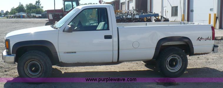 image for item A4859 2000 Chevrolet K2500 pickup truck