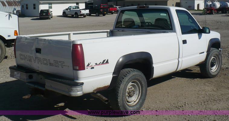 image for item A4859 2000 Chevrolet K2500 pickup truck