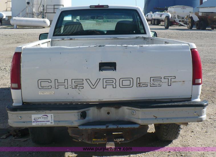 image for item A4859 2000 Chevrolet K2500 pickup truck