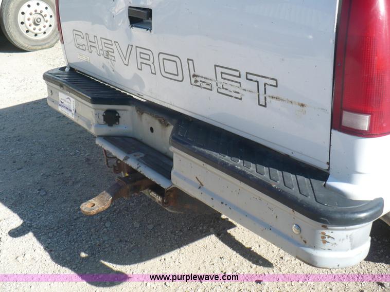 image for item A4859 2000 Chevrolet K2500 pickup truck