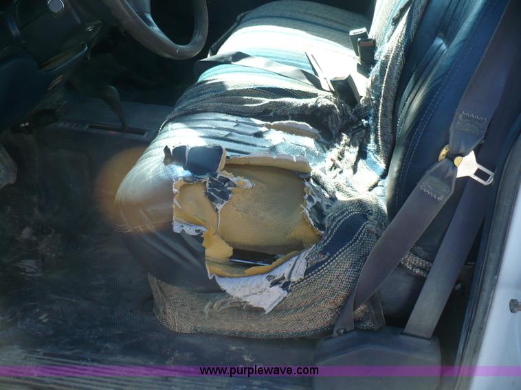 image for item A4859 2000 Chevrolet K2500 pickup truck