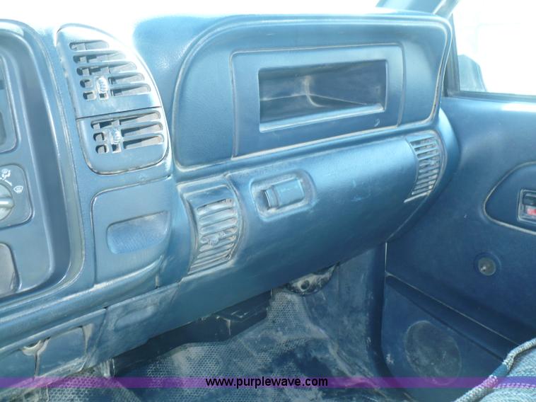 image for item A4859 2000 Chevrolet K2500 pickup truck