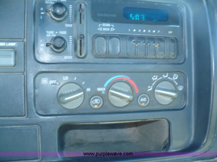 image for item A4859 2000 Chevrolet K2500 pickup truck