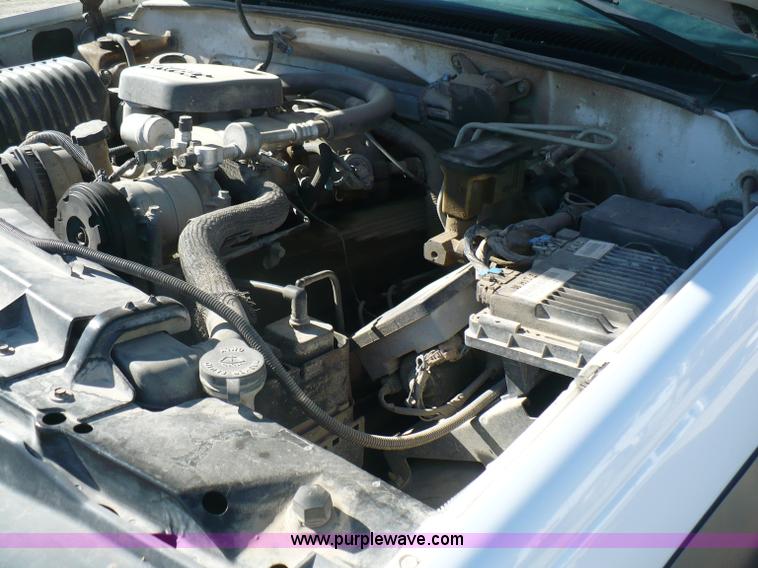 image for item A4859 2000 Chevrolet K2500 pickup truck