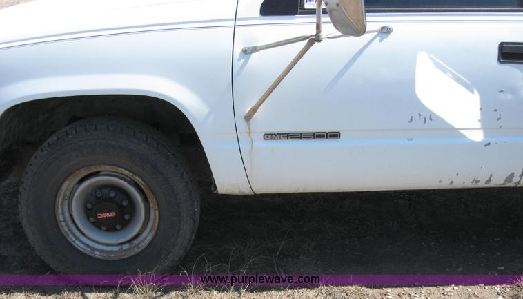 image for item A5169 1997 GMC Sierra 2500 pickup truck