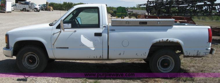 image for item A5169 1997 GMC Sierra 2500 pickup truck