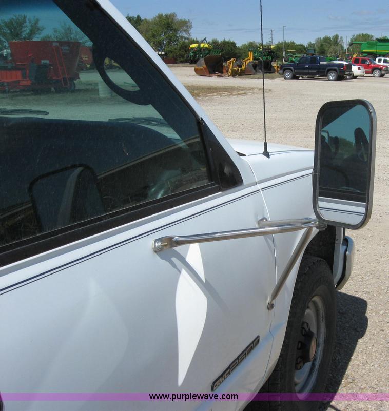 image for item A5169 1997 GMC Sierra 2500 pickup truck