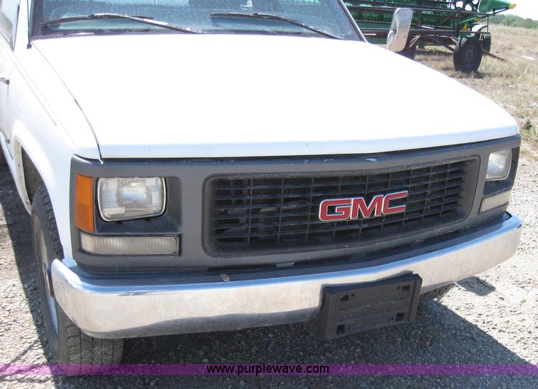 image for item A5169 1997 GMC Sierra 2500 pickup truck