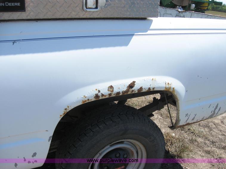 image for item A5169 1997 GMC Sierra 2500 pickup truck