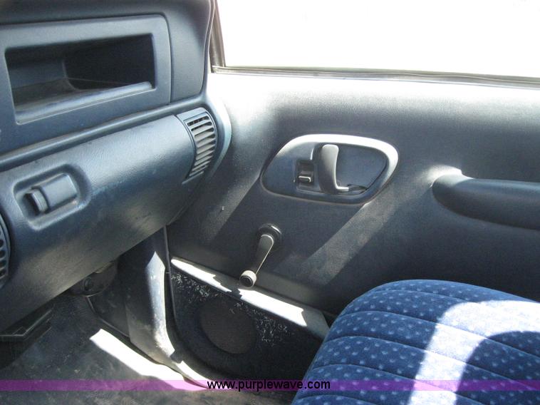 image for item A5169 1997 GMC Sierra 2500 pickup truck