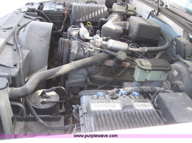 image for item A5169 1997 GMC Sierra 2500 pickup truck