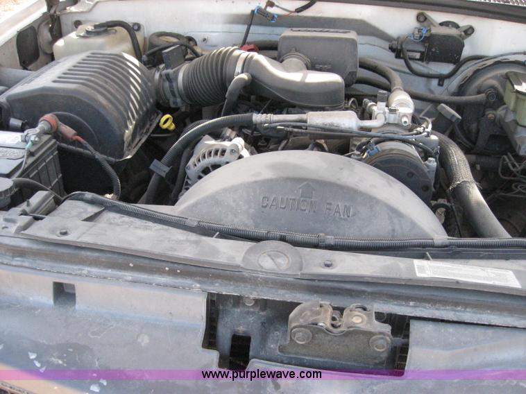 image for item A5169 1997 GMC Sierra 2500 pickup truck