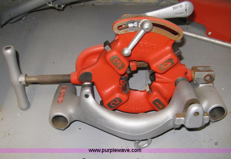 image for item B9563 Ridgid 300-T2 power drive complete pipe threader