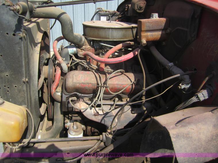 image for item C9787 1973 International LoadStar 700 rollback truck