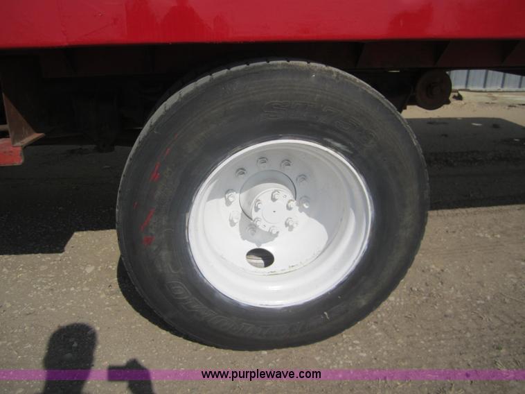 image for item C9787 1973 International LoadStar 700 rollback truck