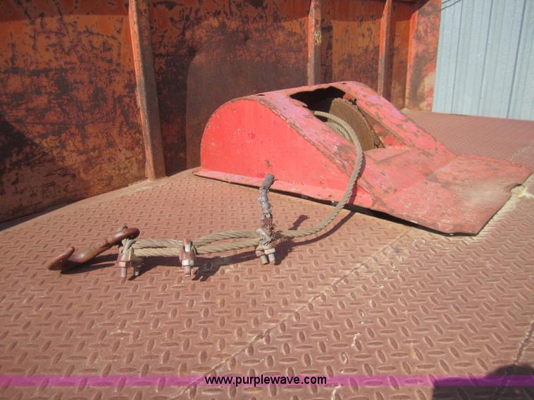 image for item C9787 1973 International LoadStar 700 rollback truck