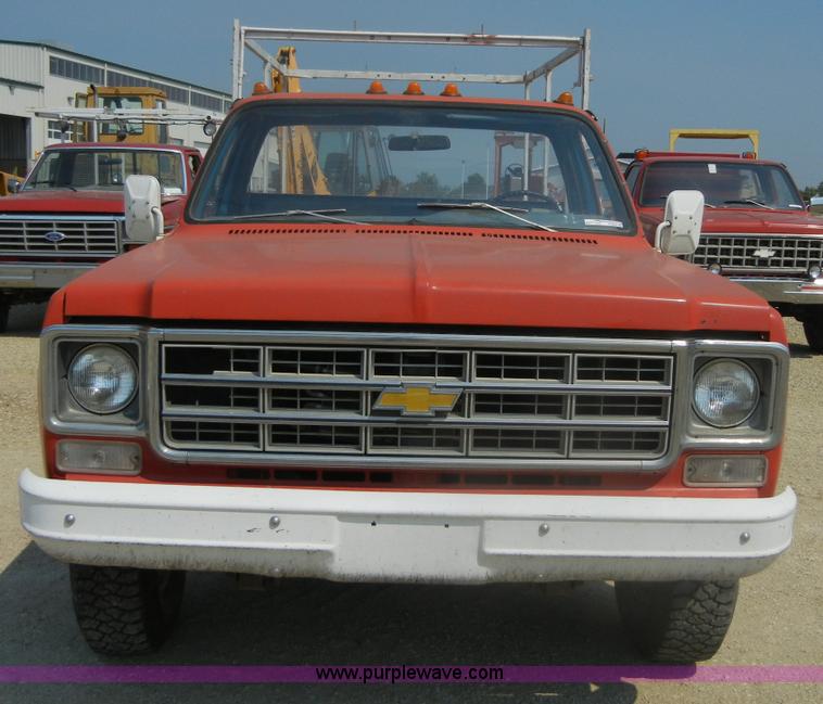 image for item D9920 1977 Chevrolet C20 Custom Deluxe pickup truck