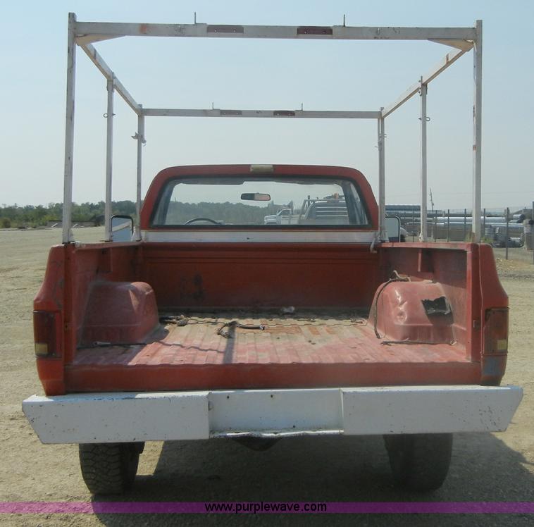 image for item D9920 1977 Chevrolet C20 Custom Deluxe pickup truck