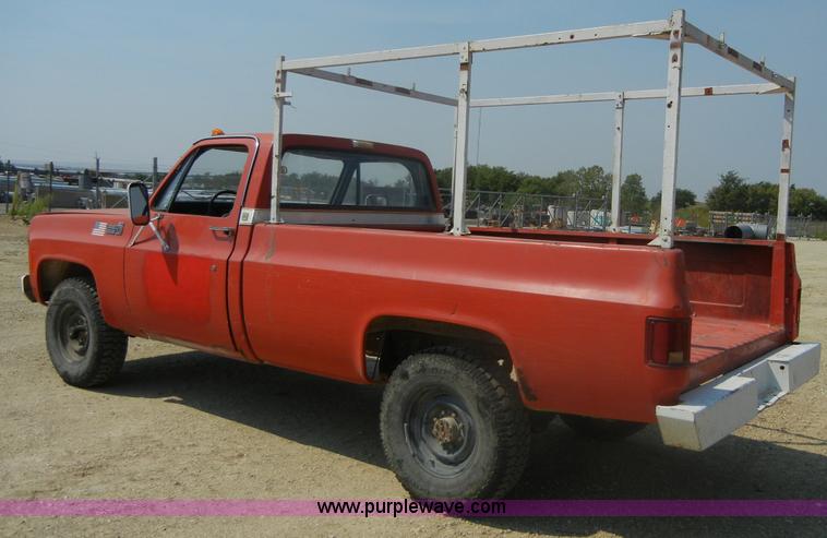 image for item D9920 1977 Chevrolet C20 Custom Deluxe pickup truck